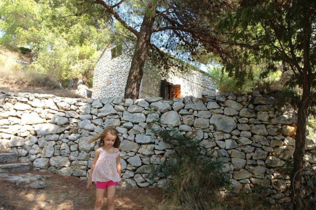 A Small Stone House By The Sea, In A Wineyard Nerezisca Exterior foto