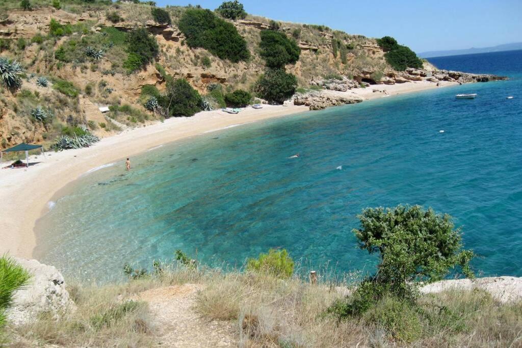 A Small Stone House By The Sea, In A Wineyard Nerezisca Exterior foto